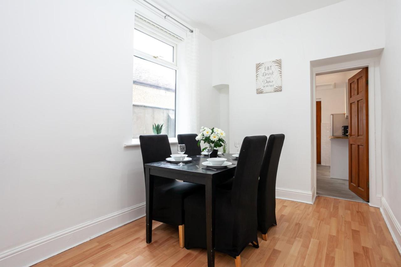 Stay Comfortable-City Centre Location- Sleeps Up To 9 Stoke-on-Trent Exterior foto