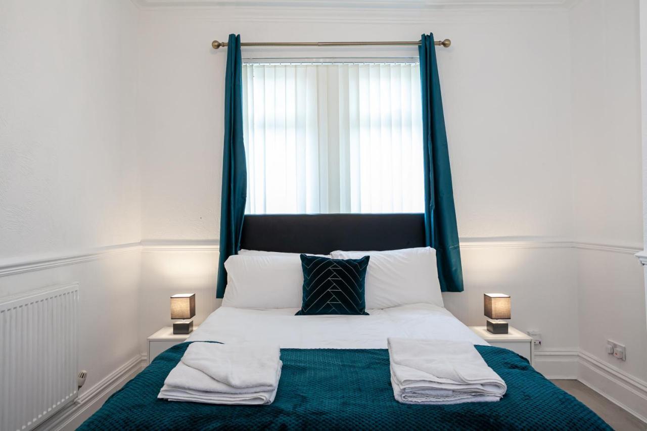 Stay Comfortable-City Centre Location- Sleeps Up To 9 Stoke-on-Trent Exterior foto