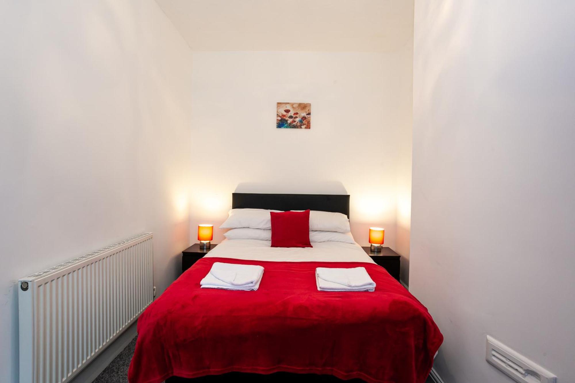 Stay Comfortable-City Centre Location- Sleeps Up To 9 Stoke-on-Trent Exterior foto